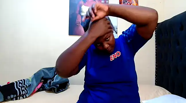 Toomuchbooty33 online show from February 4, 2025, 9:41 pm