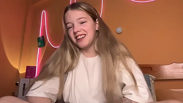 -veranito- online show from October 10, 2025, 3:05 am