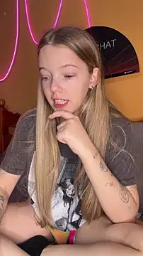 -veranito- online show from April 22, 2026, 3:09 am