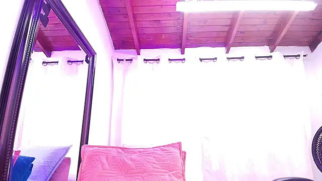 danna berlin  online show from January 29, 2025, 7:22 pm