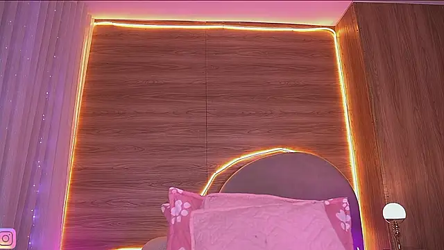 danna berlin  online show from March 4, 2026, 7:20 pm