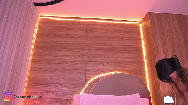 danna berlin  online show from April 20, 2026, 7:26 pm