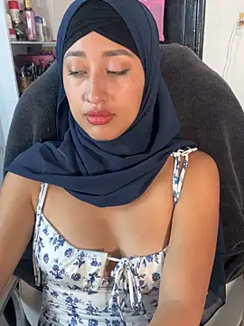 adila anich online show from September 25, 2025, 12:03 am