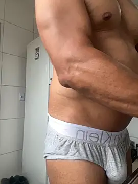 grosso-pau online show from November 16, 2025, 5:18 pm