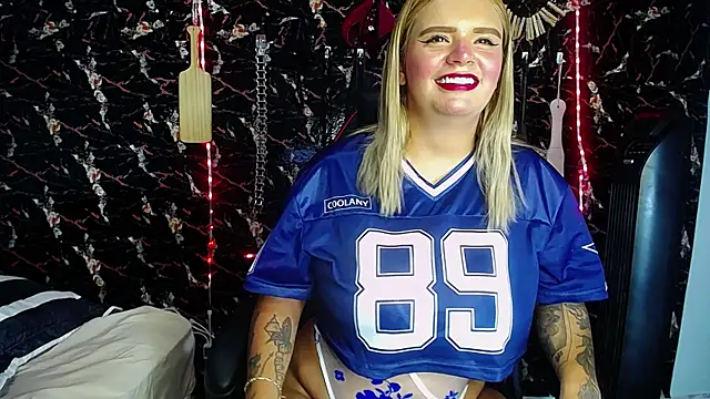 mia boobs hot online show from September 29, 2025, 9:30 pm