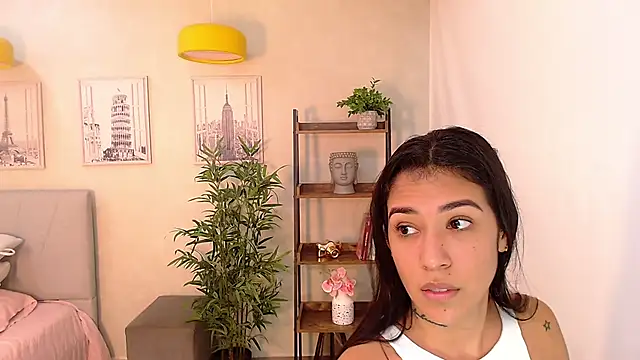 Sassy--Girl online show from February 11, 2025, 6:11 pm