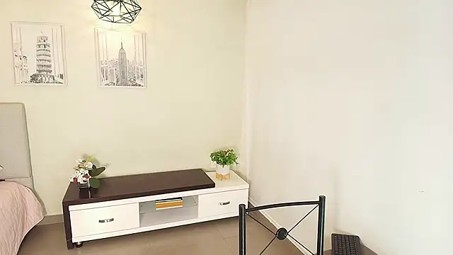 Sassy--Girl online show from November 21, 2025, 6:17 pm