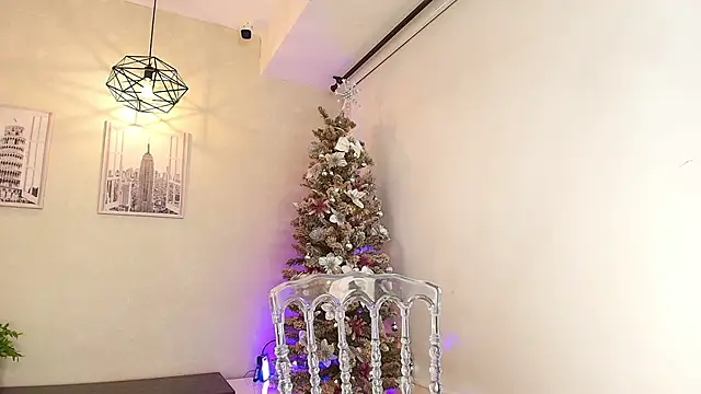 Sassy--Girl online show from November 29, 2025, 7:50 pm