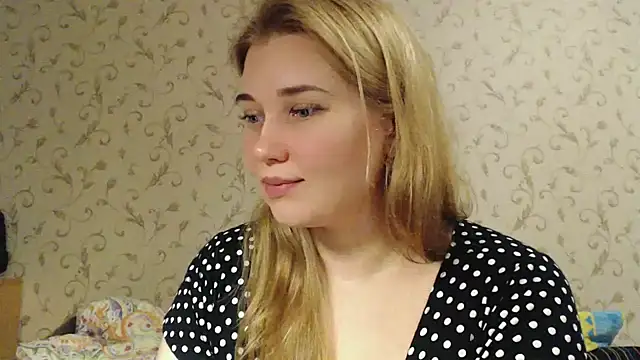 mmmPinUpGirl online show from February 3, 2025, 5:29 am