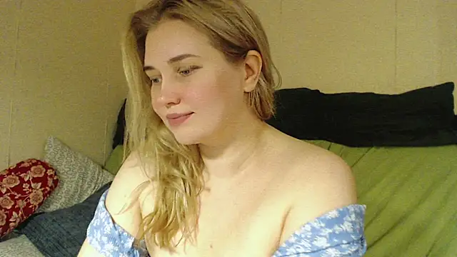 mmmPinUpGirl online show from October 11, 2025, 5:22 pm