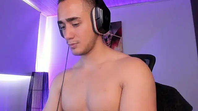 AlexRivera6 online show from December 24, 2024, 9:33 pm