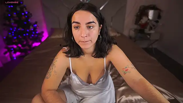 Daphne Moss online show from January 18, 2025, 2:02 pm