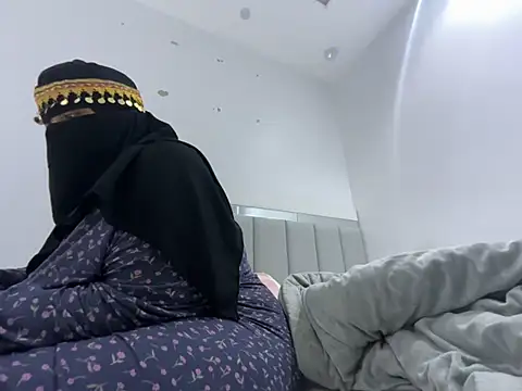 Submissive Arab online show from February 9, 2025, 11:15 pm