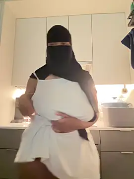 Submissive Arab online show from May 7, 2026, 8:14 pm