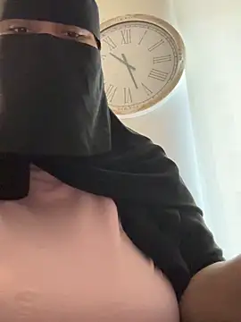 Submissive Arab online show from May 9, 2026, 2:22 pm