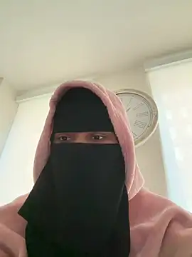 Submissive Arab online show from May 17, 2026, 5:20 pm