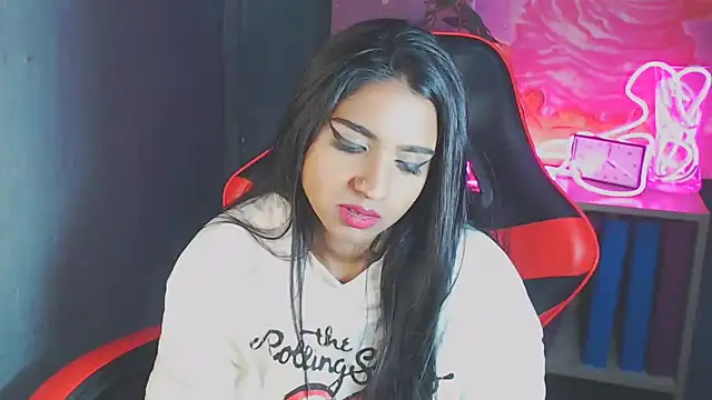 Delilah Blazee online show from March 17, 2025, 8:40 pm