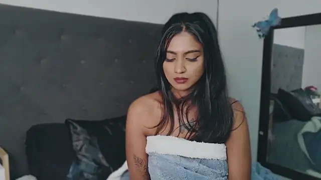 Delilah Blazee online show from June 6, 2026, 4:06 am