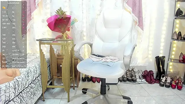 Chanel Doll  online show from February 14, 2025, 2:02 pm