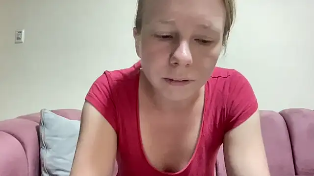 SweetLucy96 online show from September 20, 2025, 10:27 am