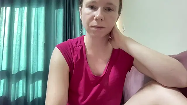 SweetLucy96 online show from October 12, 2025, 12:37 pm