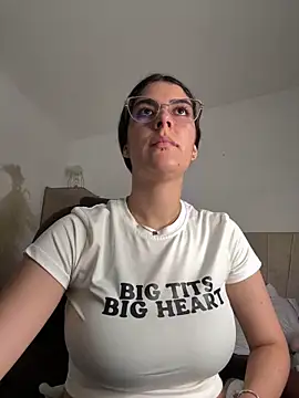  Niah  online show from February 8, 2025, 9:15 pm