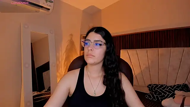  Niah  online show from February 16, 2026, 8:05 pm