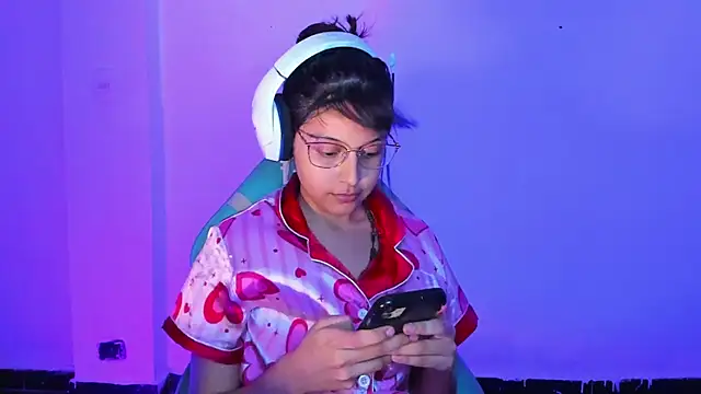 Little Lisy online show from October 31, 2025, 4:13 am