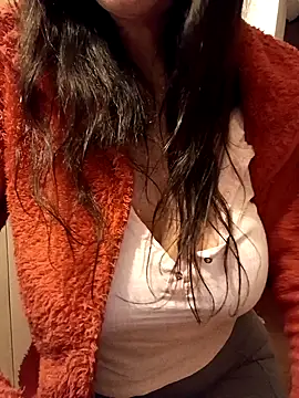 eva750 online show from December 10, 2024, 5:00 pm