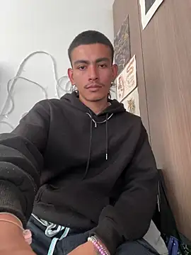 sorry-mom69 online show from December 19, 2025, 6:37 pm