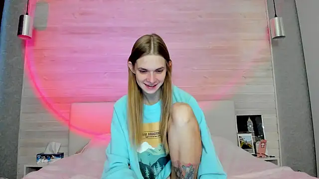 molly hunt  online show from December 5, 2025, 5:16 am