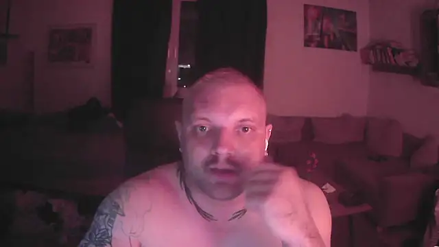 tiltusmaximusv online show from March 10, 2026, 4:06 am