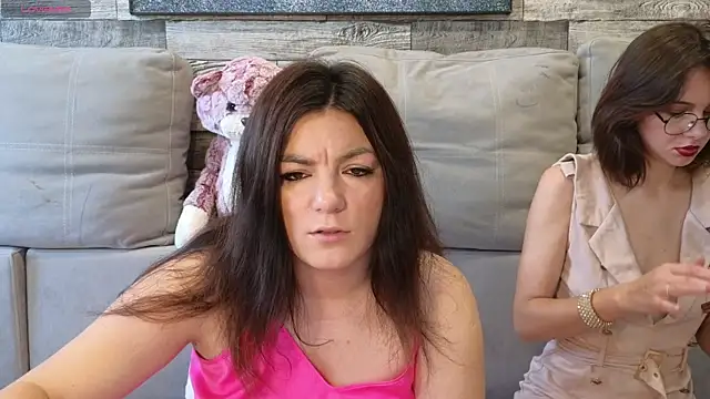 Vika loves you online show from September 25, 2025, 2:04 am