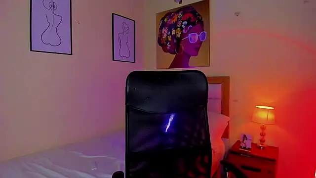 AitanaBrown  online show from October 19, 2025, 4:29 pm