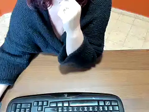 NikkiHolland online show from February 3, 2025, 8:57 am