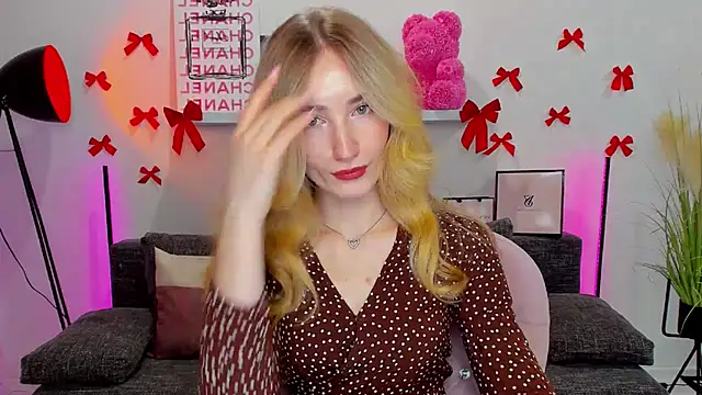 Snapshot of bella__rose chatting on February 18, 2025, 1:11 pm bella rose online show from February 18, 2025, 1:11 pm