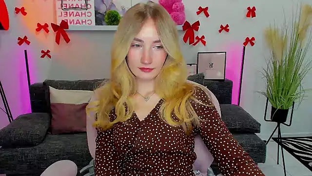 Snapshot of bella__rose chatting on February 18, 2025, 4:16 pm bella rose online show from February 18, 2025, 4:16 pm