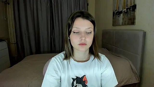 SoniNesti online show from October 14, 2025, 2:29 pm