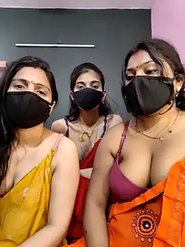 cutee  crazy online show from April 12, 2026, 1:49 pm