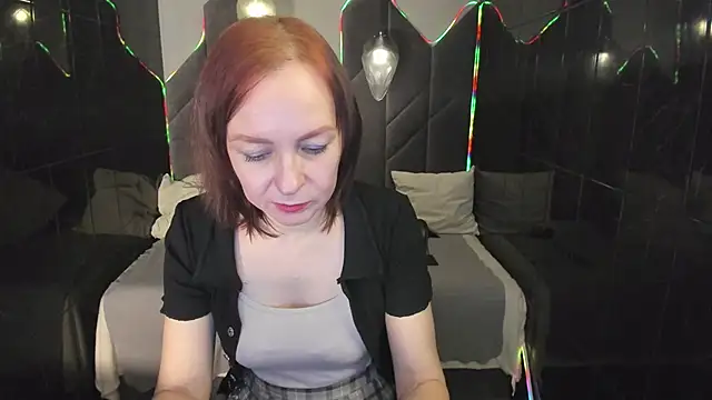 NikaGentle online show from April 21, 2026, 5:36 am