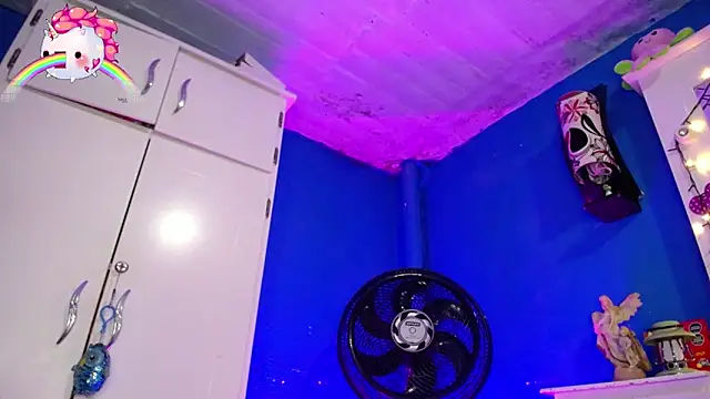 Lunahoney1 online show from February 12, 2025, 8:50 pm