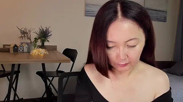 AvroraSakura online show from September 15, 2025, 1:44 pm