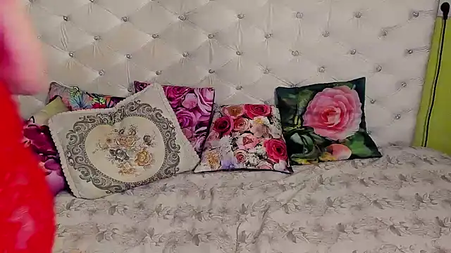 DoraMay online show from November 12, 2025, 7:46 pm