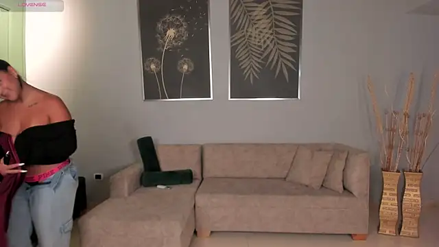 ToriCrossX online show from March 20, 2025, 7:14 pm