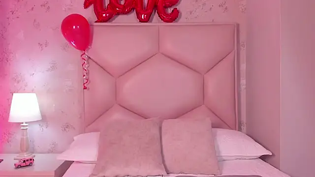 ambar sullivan online show from February 15, 2025, 12:01 pm