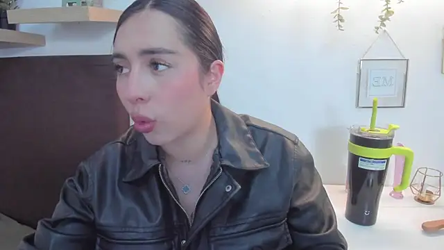 isabella jade online show from January 23, 2025, 10:01 pm