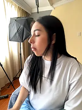 isabella jade online show from October 6, 2025, 1:19 pm