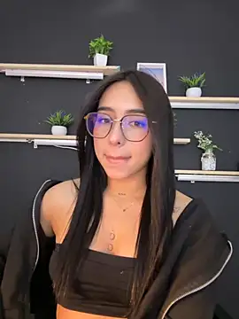 isabella jade online show from November 12, 2025, 1:22 pm