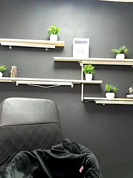 isabella jade online show from November 26, 2025, 10:33 pm