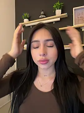 isabella jade online show from February 12, 2026, 9:21 pm